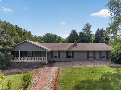 /international/us/414-holly-hills-drive-altavista-va-110107878770/