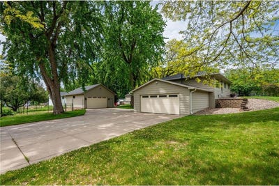 /international/us/12715-27th-avenue-n-plymouth-mn-110108399314/