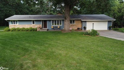 /international/us/1109-mcduffie-drive-jefferson-ia-110101144696/