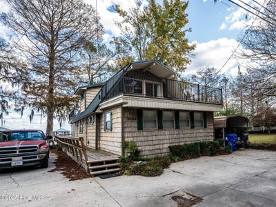 /international/us/3002-canal-cove-road-lake-waccamaw-nc-110107281496/