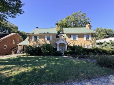 /international/us/200-granville-ave-beckley-wv-110120499990/
