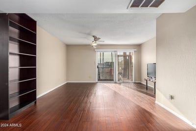 /international/us/1601-w-sunnyside-drive-phoenix-az-110094905970/