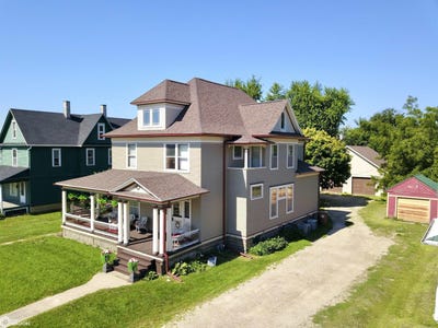 /international/us/1137-west-street-grinnell-ia-110119755376/