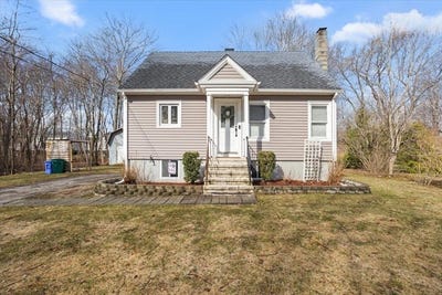 /international/us/17-davis-ave-attleboro-ma-110106736885/