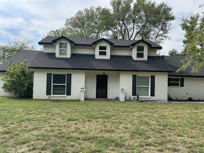 /international/us/1301-morris-avenue-springdale-ar-110120040063/