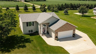 /international/us/16895-739th-street-hayfield-mn-110100805305/