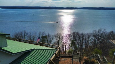/international/us/318-eagle-shore-dr-dover-tn-110106142316/