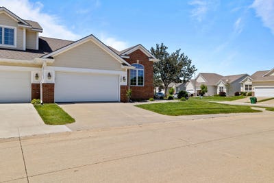 /international/us/786-white-tail-way-polk-city-ia-110107940457/