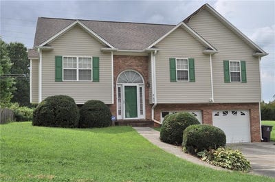 /international/us/4152-meredith-woods-lane-winston-salem-nc-110101127367/