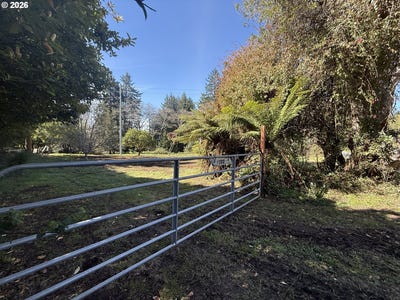 /international/us/1300-hampton-rd-brookings-or-110106753420/