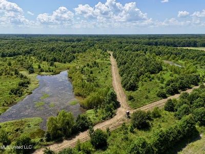 /international/us/0001-mannie-road-cary-ms-110101127578/