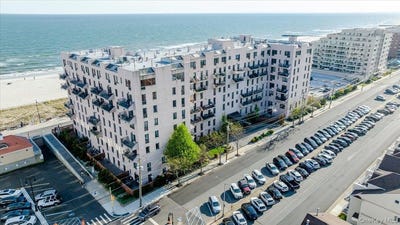 /international/us/100-w-broadway-long-beach-ny-110119405107/