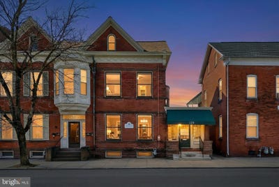 /international/us/119-baltimore-street-hanover-pa-110106097732/