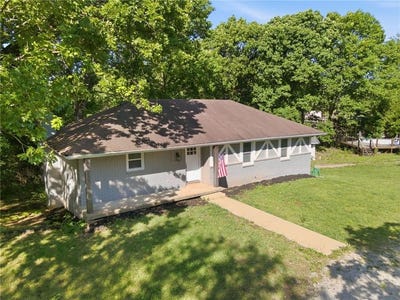/international/us/5977-se-208th-street-holt-mo-110107409298/