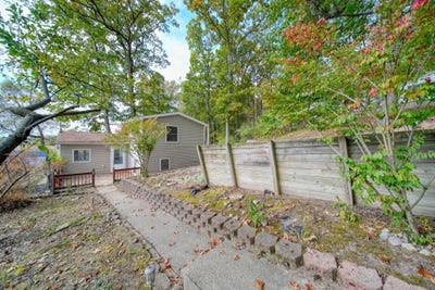 /international/us/209-north-drive-brooklyn-mi-110102948026/