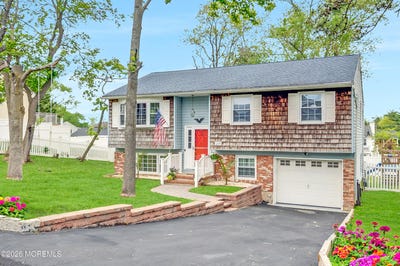 /international/us/560-smith-drive-point-pleasant-nj-110108059453/