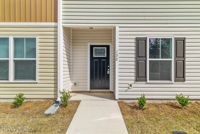/international/us/132-buckhorn-avenue-holly-ridge-nc-110106470882/