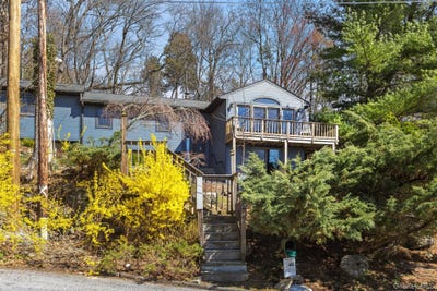 /international/us/6-tennis-court-road-mahopac-ny-110107213772/