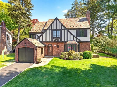 /international/us/102-quaker-ridge-road-manhasset-ny-110107883939/