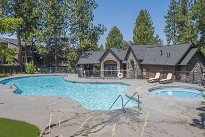 /international/us/60415-hedgewood-lane-bend-or-110099849678/
