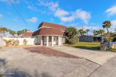 /international/us/2900-s-peninsula-drive-daytona-beach-shores-fl-110096725657/