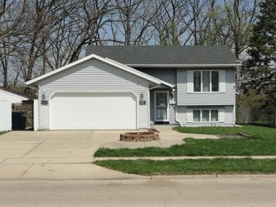 /international/us/468-w-delavan-dr-janesville-wi-110107464324/