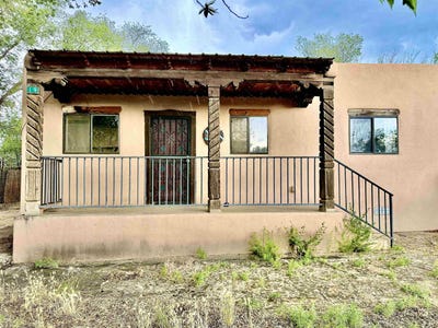 /international/us/19-valerio-road-ranchos-de-taos-nm-110108826969/