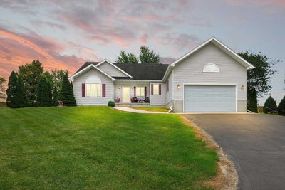 /international/us/w11025-glen-drive-beaver-dam-wi-110106277002/