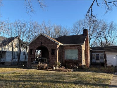 /international/us/717-e-poplar-street-independence-ks-110106147154/