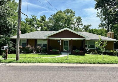 /international/us/7623-w-52nd-street-overland-park-ks-110101221928/