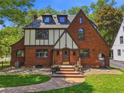 /international/us/2208-cleveland-road-wooster-oh-110108342550/
