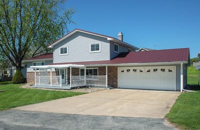 /international/us/172-lakeshore-drive-nashua-ia-110107570716/