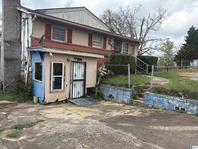 /international/us/1812-ne-1st-street-center-point-al-110106331584/