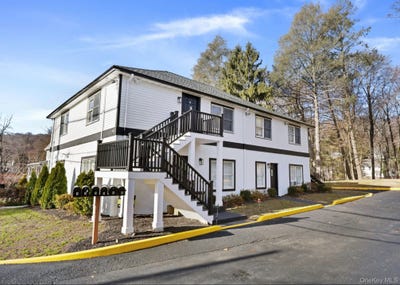 /international/us/441-manville-road-pleasantville-ny-110107534854/