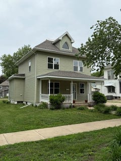 /international/us/220-seneca-st-storm-lake-ia-110108468713/