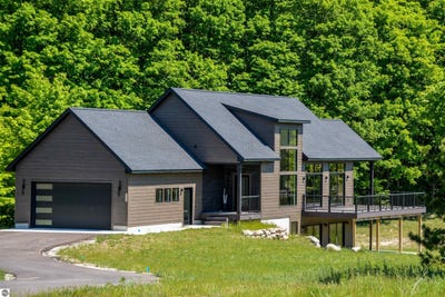 /international/us/5921-paradise-ranch-kingsley-mi-110108805373/