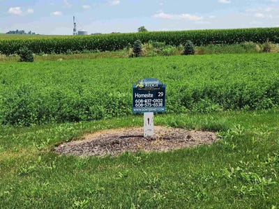 /international/us/823-capitol-drive-lot-29-dane-wi-110106379374/