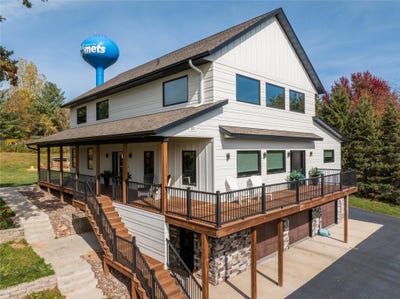 /international/us/301-e-poplar-avenue-cameron-wi-110105523278/