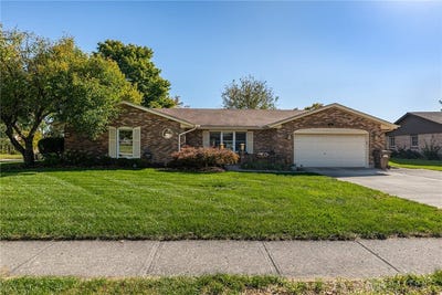 /international/us/15-sesame-street-springboro-oh-110120454164/