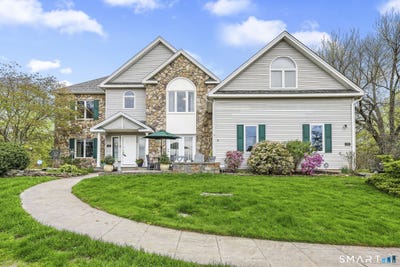 /international/us/135-kings-highway-north-haven-ct-110107512956/