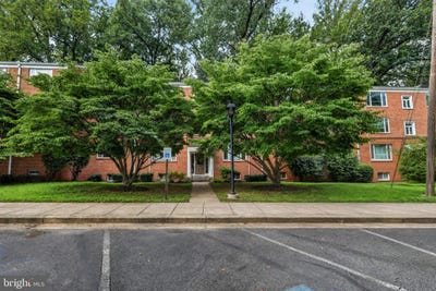 /international/us/10406-montrose-avenue-bethesda-md-110109978472/