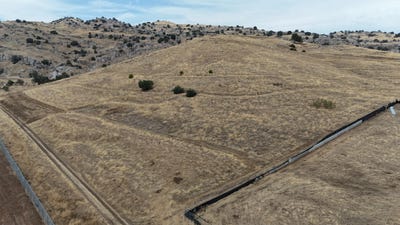 /international/us/tulsa-street-porterville-ca-110110219697/