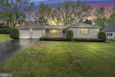 /international/us/198-acre-drive-carlisle-pa-110108362818/