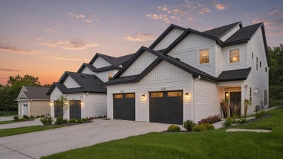 /international/us/2225-watertown-way-ne-grand-rapids-mi-110110337905/