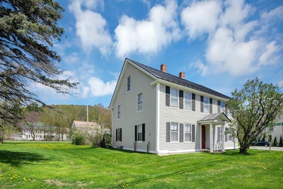 /international/us/761-main-street-cavendish-vt-110108574411/