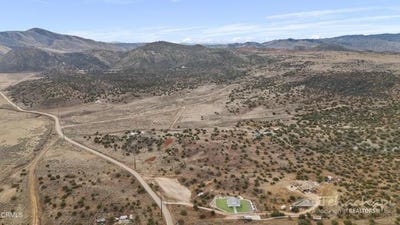 /international/us/11753-burns-way-lot-1-2-3-7-8-tehachapi-ca-110101365745/?lang=fr