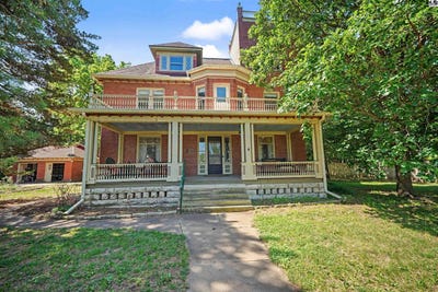 /international/us/116-e-mill-st-lindsborg-ks-110108335197/