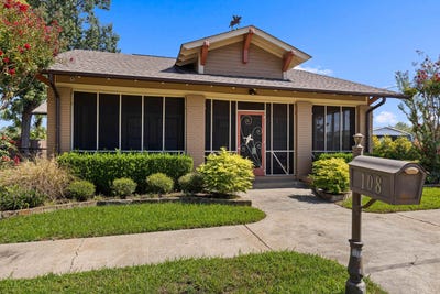 /international/us/108-lawrence-street-kilgore-tx-110120549856/