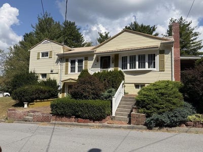/international/us/312-circle-street-bluefield-va-110110319259/