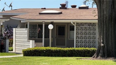/international/us/14731-thunderbird-m1-drive-seal-beach-ca-110107058347/
